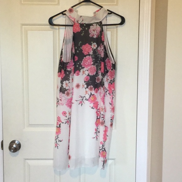 Lovely semi sheer summer dress - Picture 1 of 4